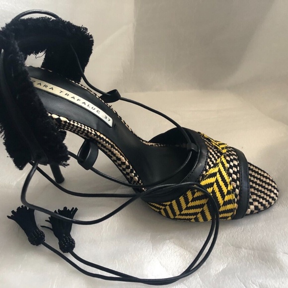 Zara TrafalucTribal Women Fringe High Heel, US 7 Peep Toe Yellow Tan- Brand New! - Picture 1 of 4